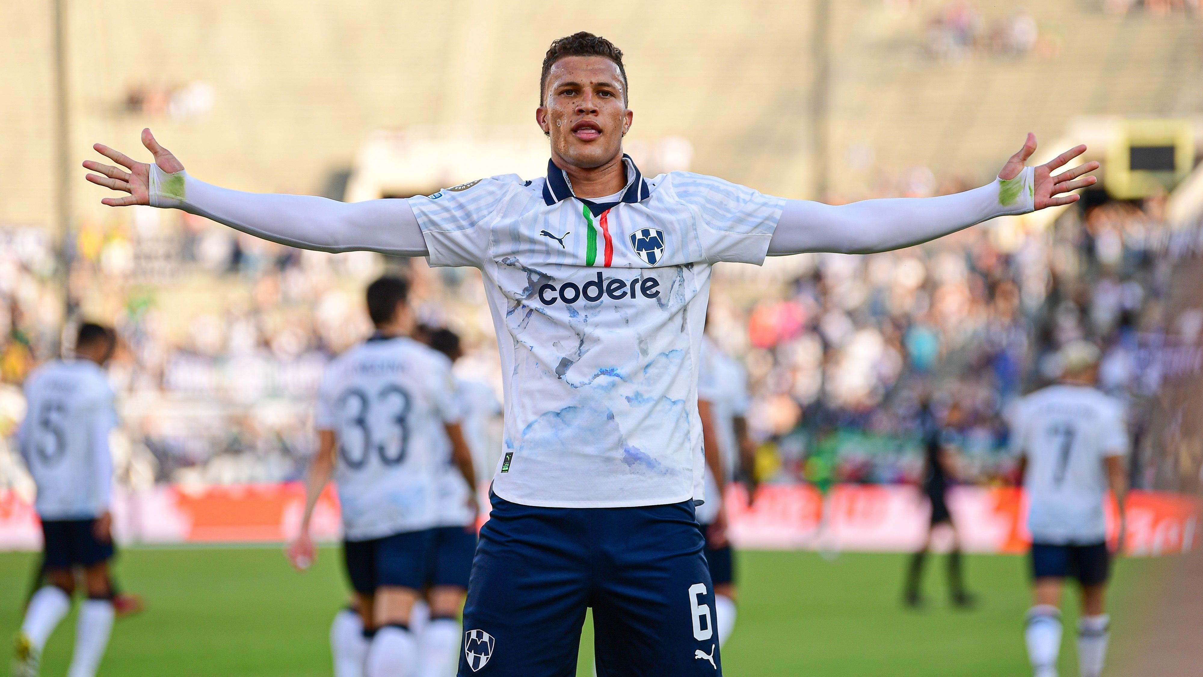 Deossa comemora o golaço que abriu o placar para o Monterrey contra o Urawa Reds pelo Mundial