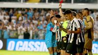 Neymar é expulso em possível despedida da Vila Belmiro