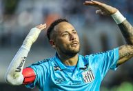 Pai de Neymar abre o jogo sobre renovação do craque com o Santos