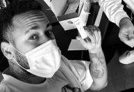 Neymar informa que testou negativo para Covid-19