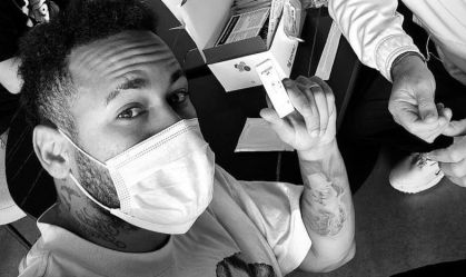 Neymar informa que testou negativo para Covid-19
