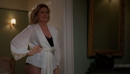 Odete Roitman chama atenção em "Vale Tudo" com lingeries estilosas