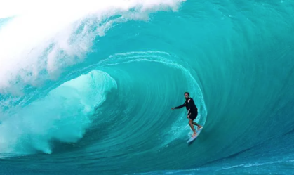 "Preciso ter medo", diz Carlos Burle, bicampeão mundial de ondas gigantes