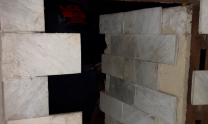 Parede falsa em mansão da Rocinha escondia passagem secreta; veja vídeo