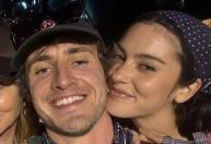 Assumidos? Gracie Abrams publica vídeo lado de Paul Mescal no Glastonbury