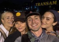Pai e filha? Paul Mescal posa ao lado de Stella McCartney no Glastonbury