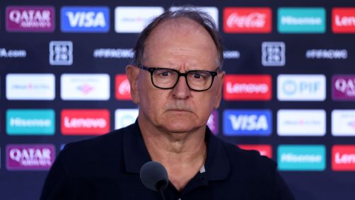 Paul Posa, técnico do Auckland City, em coletiva de imprensa antes do duelo contra o Benfica
