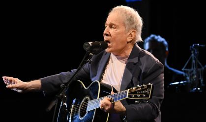 Aos 83 anos, Paul Simon cancela dois shows após intensa dor nas costas