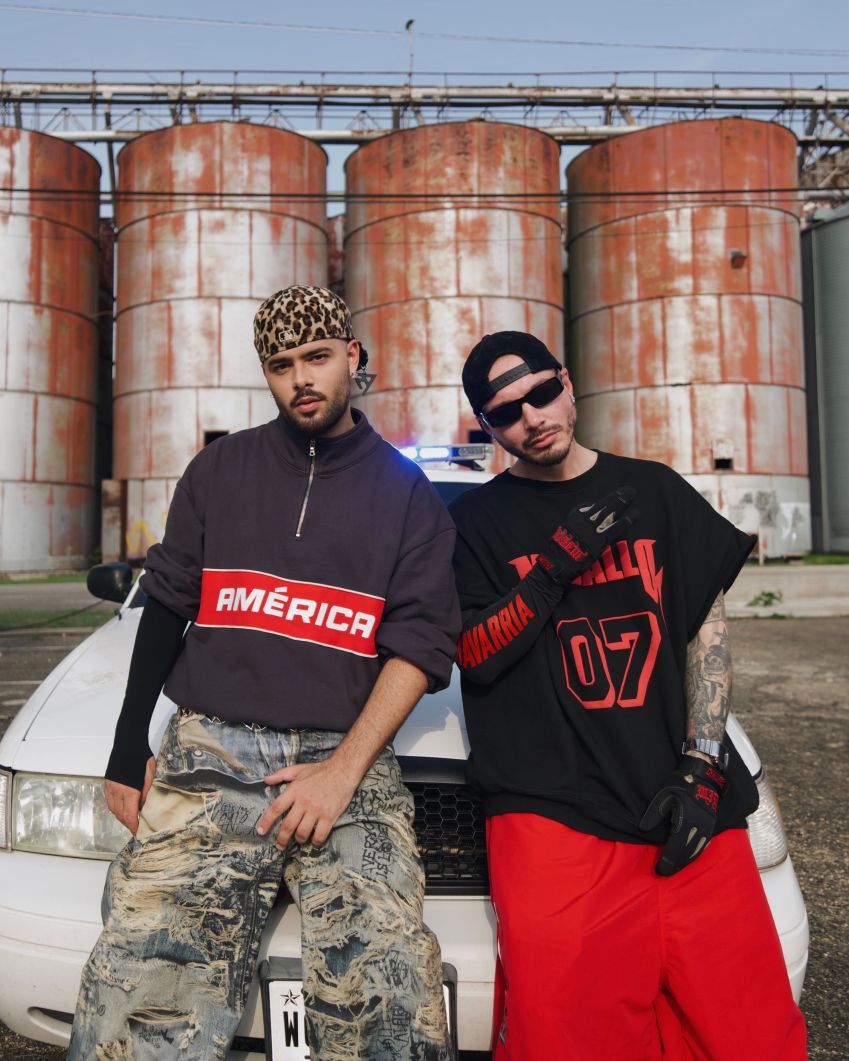 Pedro Sampaio and J Balvin on the recordings of "Perverse" • Disclosure/Steff Lima