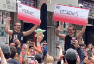 Concurso reúne sósias de Pedro Pascal em Nova York e elege vencedor; veja