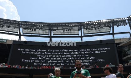 Placar do MetLife Stadium alerta os torcedores para risco de tempestade