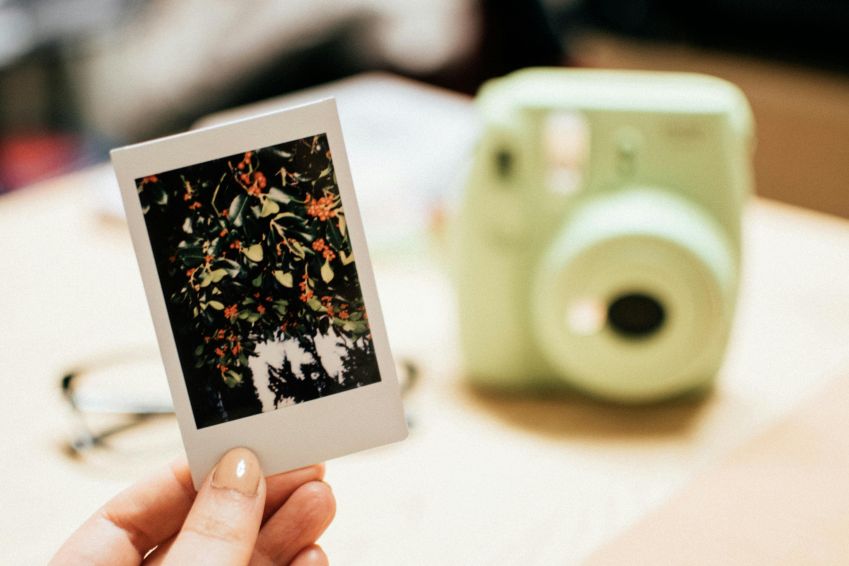 Máquinas fotográficas instantâneas voltaram à moda • Pexels