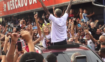 Justiça autoriza MC Poze do Rodo a retomar shows e devolve BMW apreendida