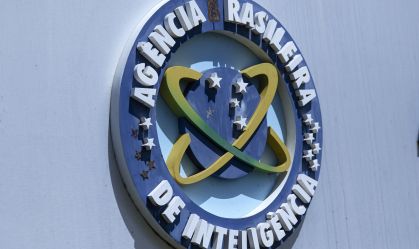 PF indicia dois servidores por fraude para aquisição de software espião