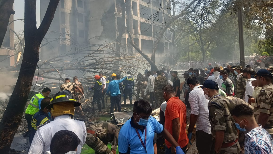 Veja foto do sobrevivente da queda de avião na Índia | CNN Brasil