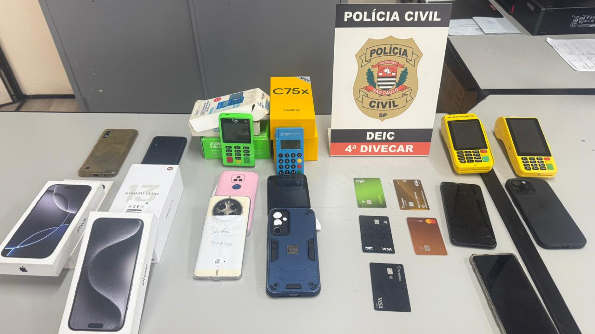 material apreendido de "falsos taxistas"