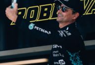 "Acreditamos no princípio da inocência", afirma equipe de piloto preso