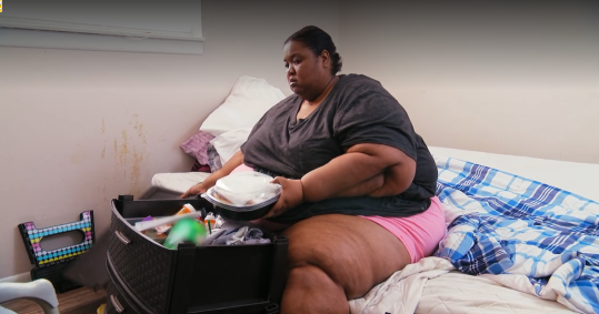 Com a ajuda do Dr. Now, Kelly precisou enfrentar seus traumas de infância como negligência materna e abuso sexual para controlar seu vício em comida