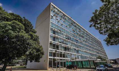 Fundeb, revisão do BPC: o que está na mesa da Fazenda para substituir IOF