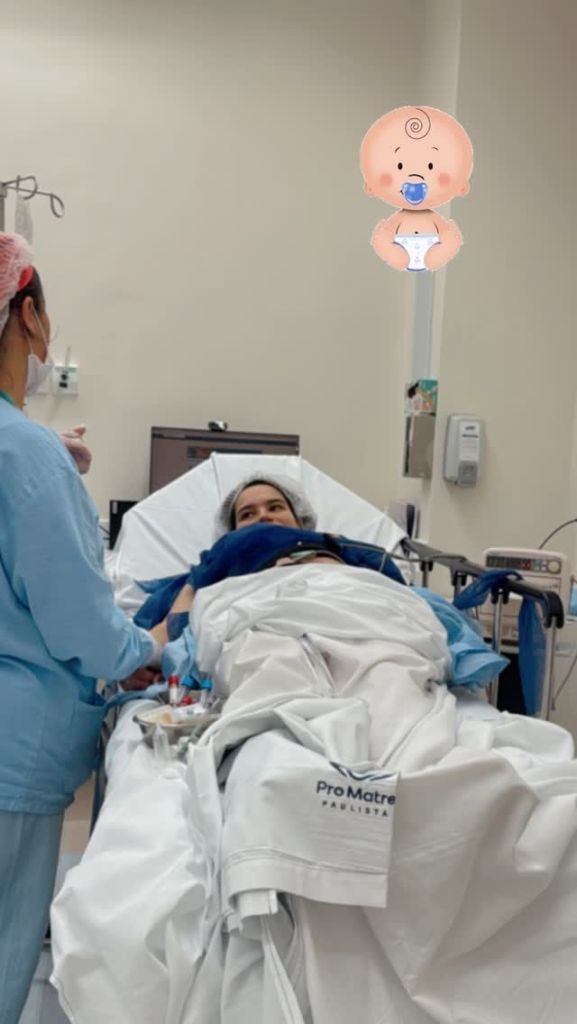Raissa Barbosa dá entrada na maternidade após sangramento