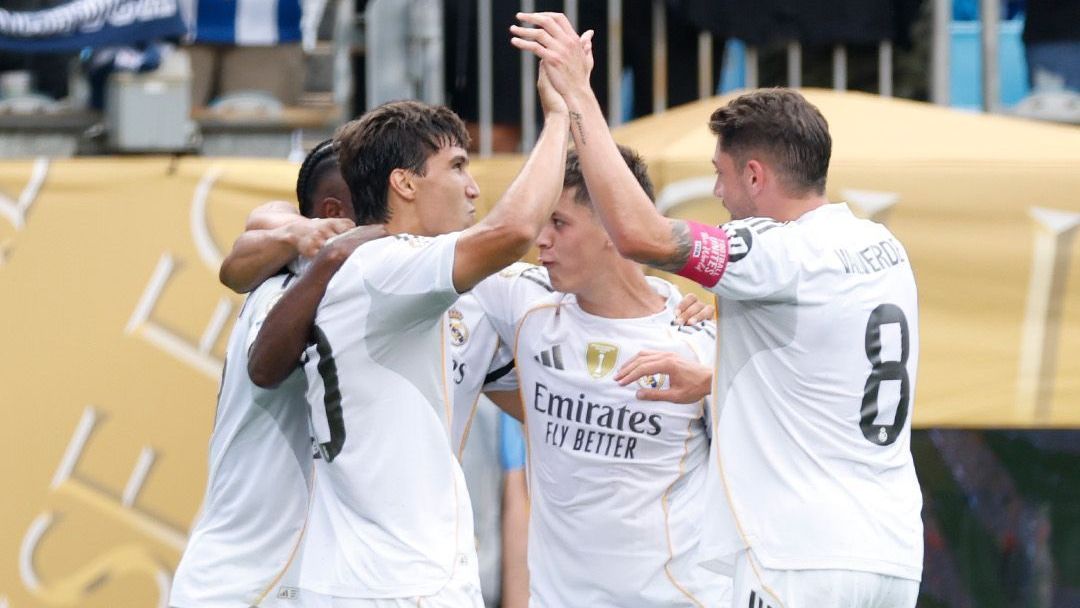Jogadores do Real Madrid comemoram gol sobre o Pachuca no Mundial de Clubes