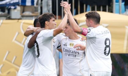 Jogadores do Real Madrid comemoram gol sobre o Pachuca no Mundial de Clubes