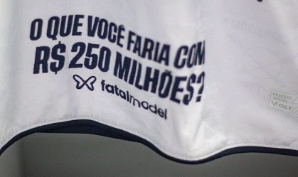 Após não do Athletico-PR, Fatal Model estampa camisa de adversário e reforça proposta