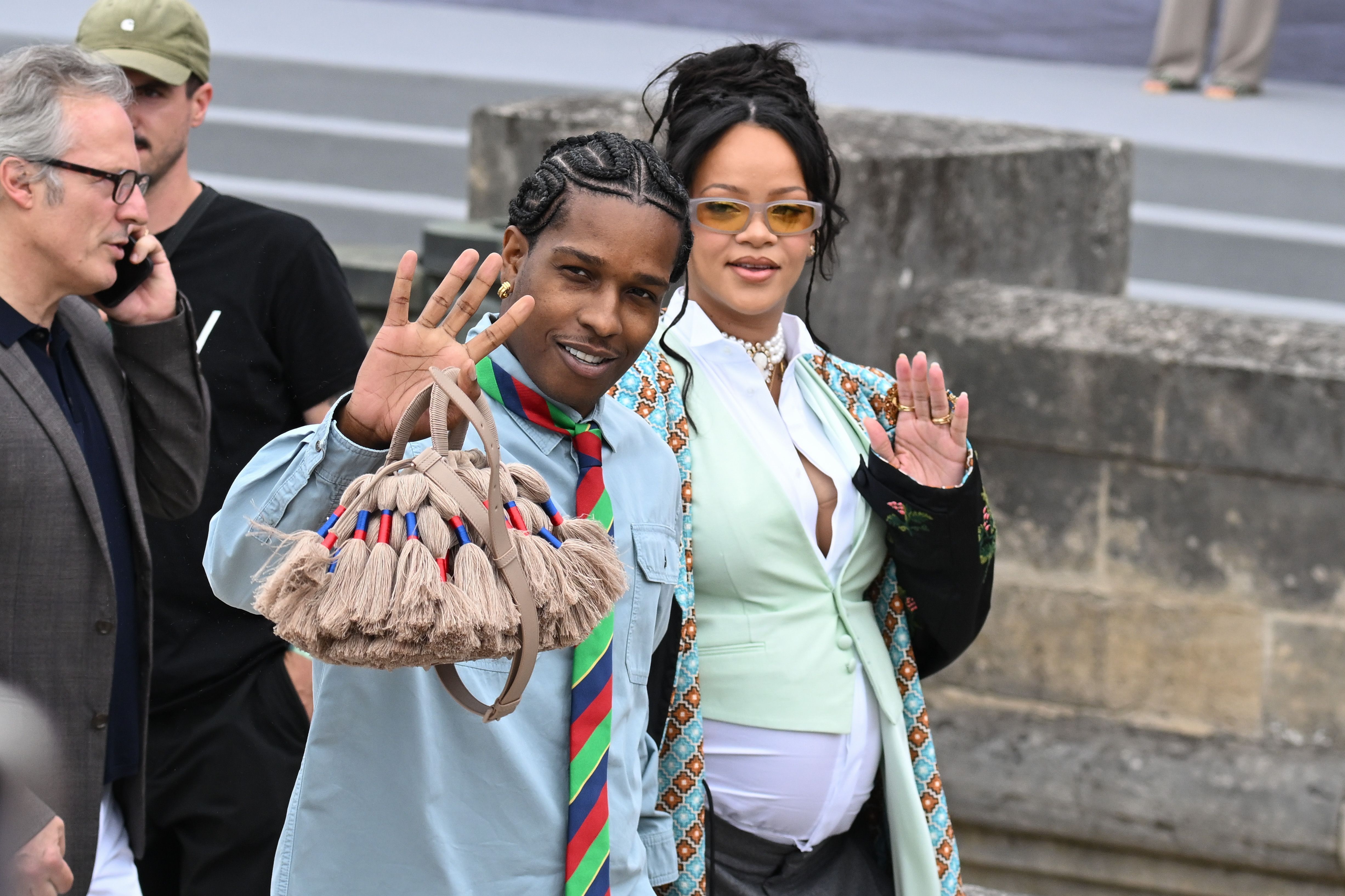Rihanna e A$AP Rocky no desfile da Dior, em Paris • Stephane Cardinale - Corbis/Corbis via Getty Images