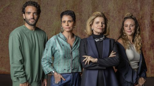 Afonso Roitman (Humberto Carrão), Celina (Malu Galli), Odete Roitman (Débora Bloch) e Heleninha (Paolla Oliveira)