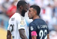 Zagueiro do Real Madrid acusa jogador do Pachuca de racismo no Mundial