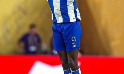 Atacante da Espanha rompe ligamento do joelho e deve perder a Copa do Mundo