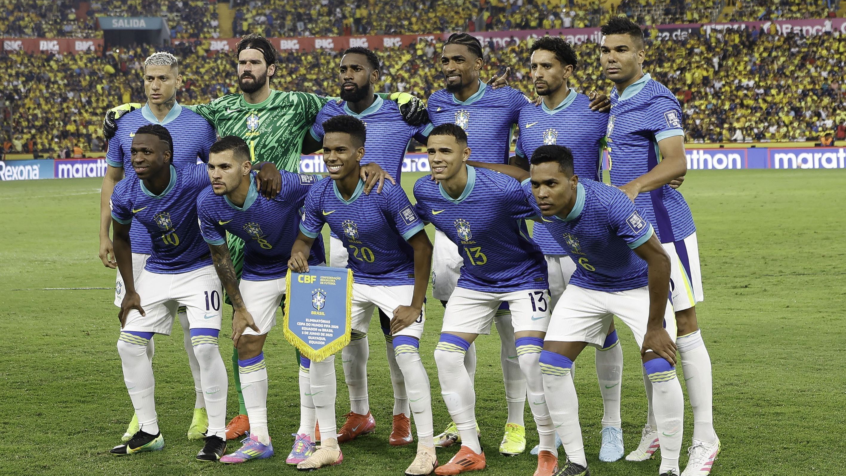 Seleção Brasileira em jogo contra o Equador