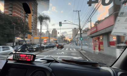 Tecnologia: novos semáforos abrem ao identificar ambulância em cidade de SP