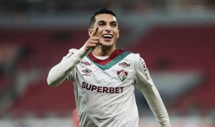 Clube colombiano prepara proposta por atacante do Fluminense