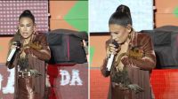 Simone Mendes é presenteada com galinha em show; veja reação