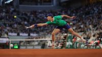 Sinner atropela Djokovic e enfrenta Alcaraz na final de Roland Garros