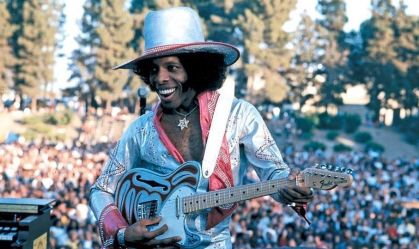 Sly Stone, músico pioneiro do funk, morre aos 82 anos