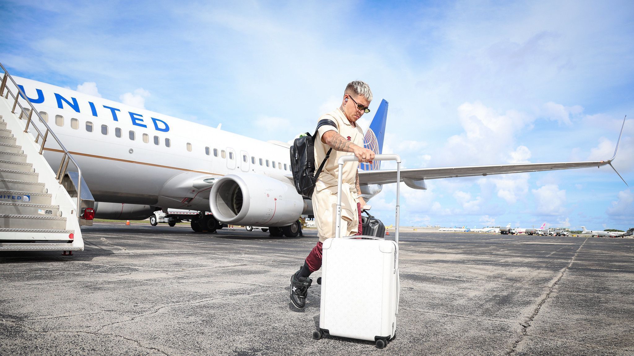 Soteldo no desembarque do Fluminense em Fort Lauderdale