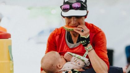 Stephanie Case venceu uma ultramaratona de 100km enquanto amamentava a filha