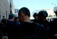 Equipe da CNN é detida em meio a protesto em Los Angeles; veja relato
