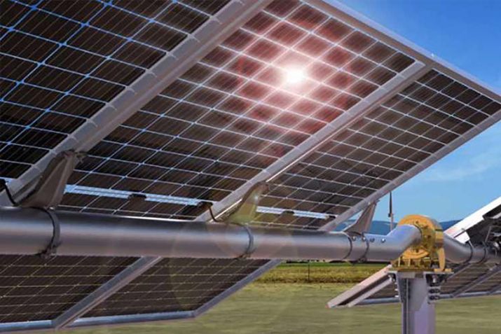 Painéis solares bifaciais capturam luz solar pelos dois lados • Voltacon/Divulgação