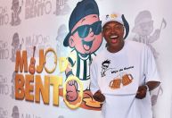 Thiaguinho faz festa para "tomar o mijo" de bebê que vai nascer; entenda