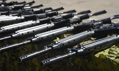 Câmara aprova projeto que aumenta pena para porte de arma de uso proibido
