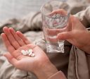 Bactéria E. coli é alterada para transformar lixo plástico em paracetamol
