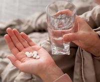 Bactéria E. coli é alterada para transformar lixo plástico em paracetamol