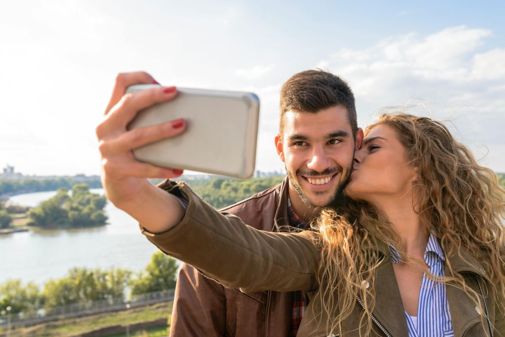 Uma viagem de casal pode ser o presente certo para os namorados aventureiros