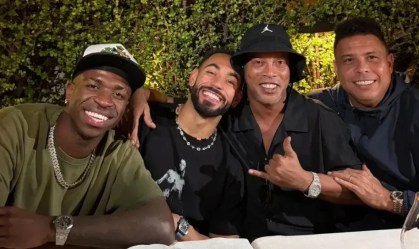 Ronaldo, Ronaldinho e Vini Jr saem juntos nos EUA, e torcedores reagem