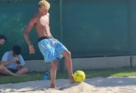 Neymar e Yamal se encontram e jogam futevôlei no Rio de Janeiro