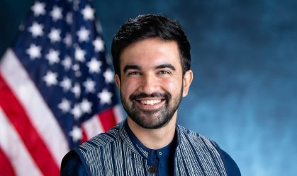 Socialista e muçulmano, Mamdani é eleito prefeito de NY, diz projeção CNN