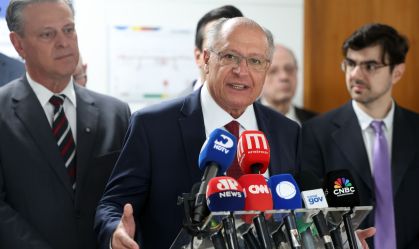 Governo afasta possibilidade de retaliação e aposta em diálogo com EUA